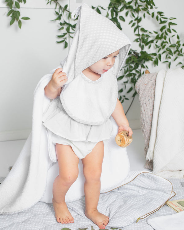 Monogrammed  Hooded towel and wash glove | grey gingham